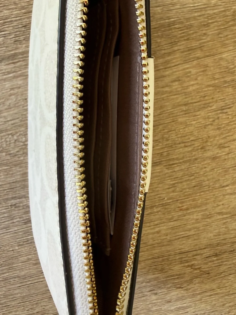 Coach Signature Canvas Wristlet NWT Chalk White Gold Zip Pouch - Picture 6 of 6